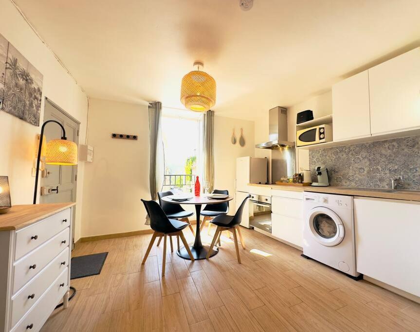 Charmant Studio A 200M Du Gardon Ремулен Экстерьер фото